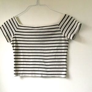 Womens Atmosphere sz 6 crop top